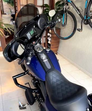 HARLEY-DAVIDSON ROAD KING SPECIAL 